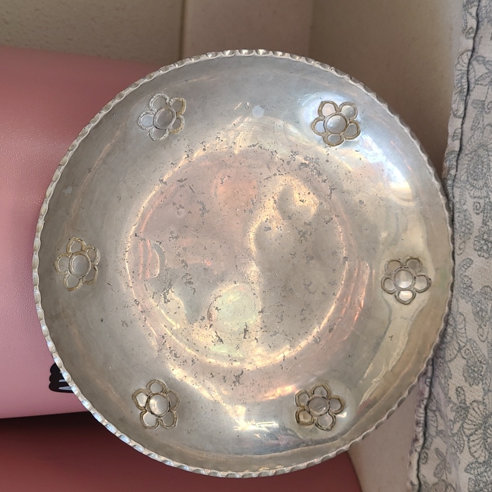 Vintage Buenilum Hand Wrought Aluminum Bowl Tray Painted Silver Keys Jewelry